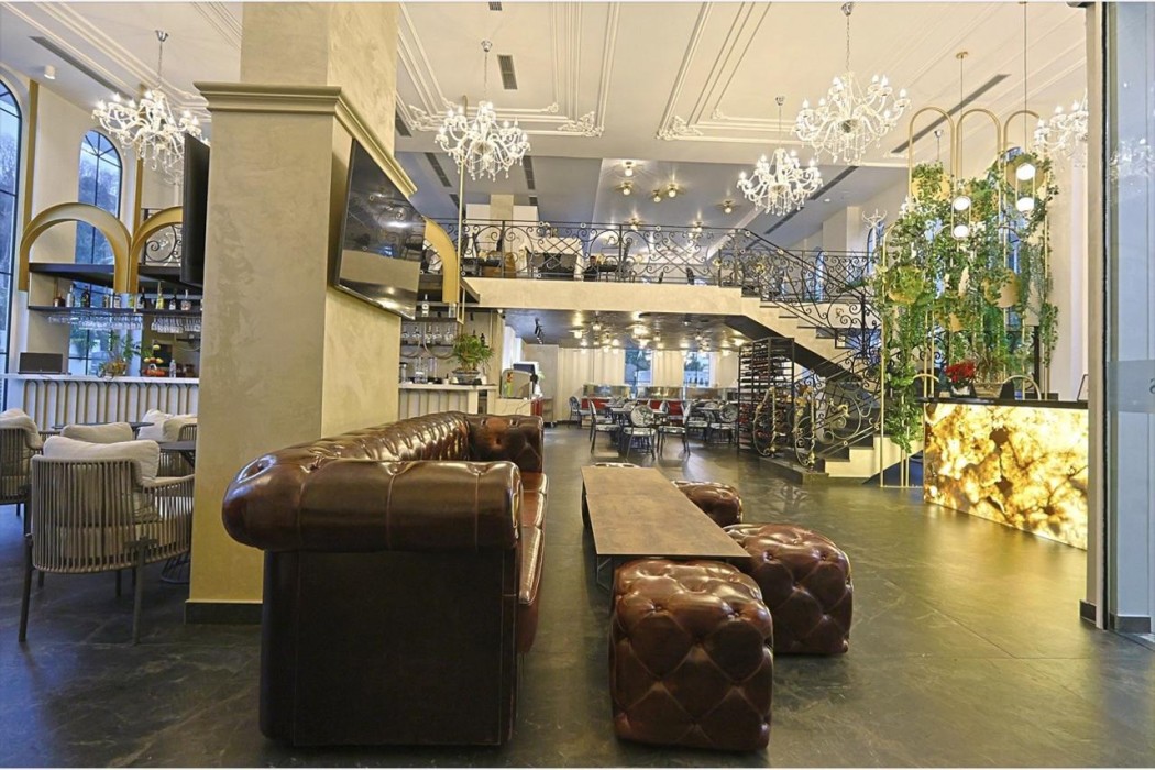 Martiness Hotel 69/92