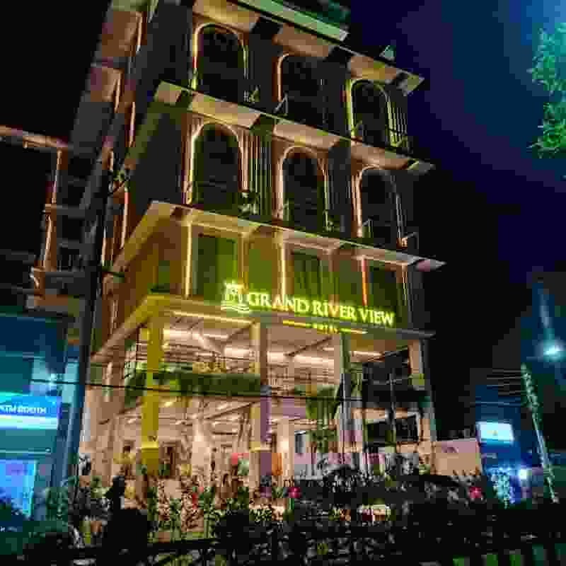 Grand Riverview Hotel