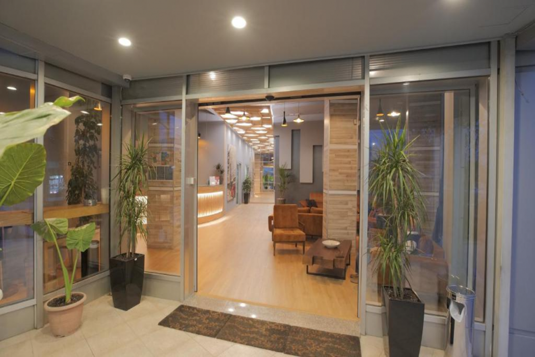 Lobby at Granda Hotel, Kashar