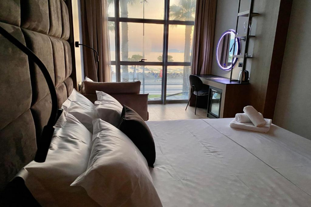 El Mar Hotel 13/61