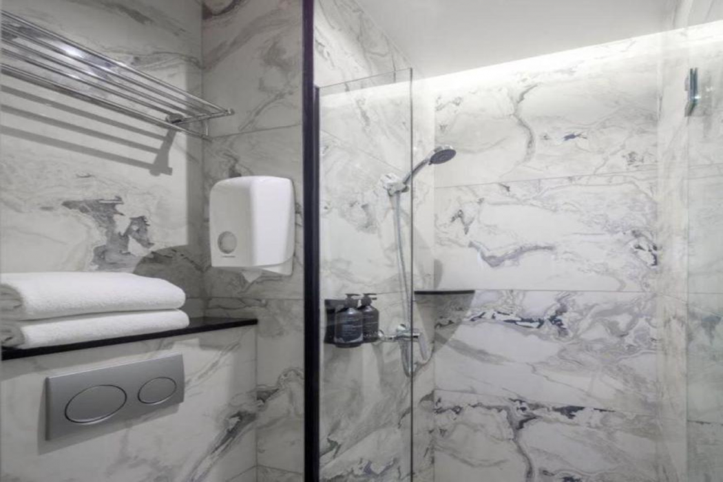 Hotel Mi Rochor 8/11