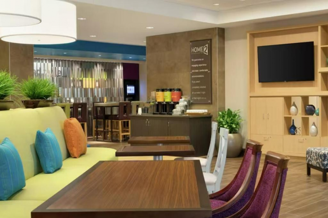 Home2 Suites by Hilton Racine 1/12