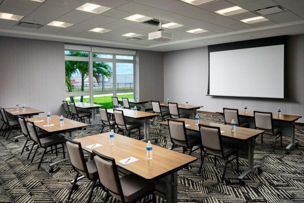Hyatt Place Melbourne Airport 17/63