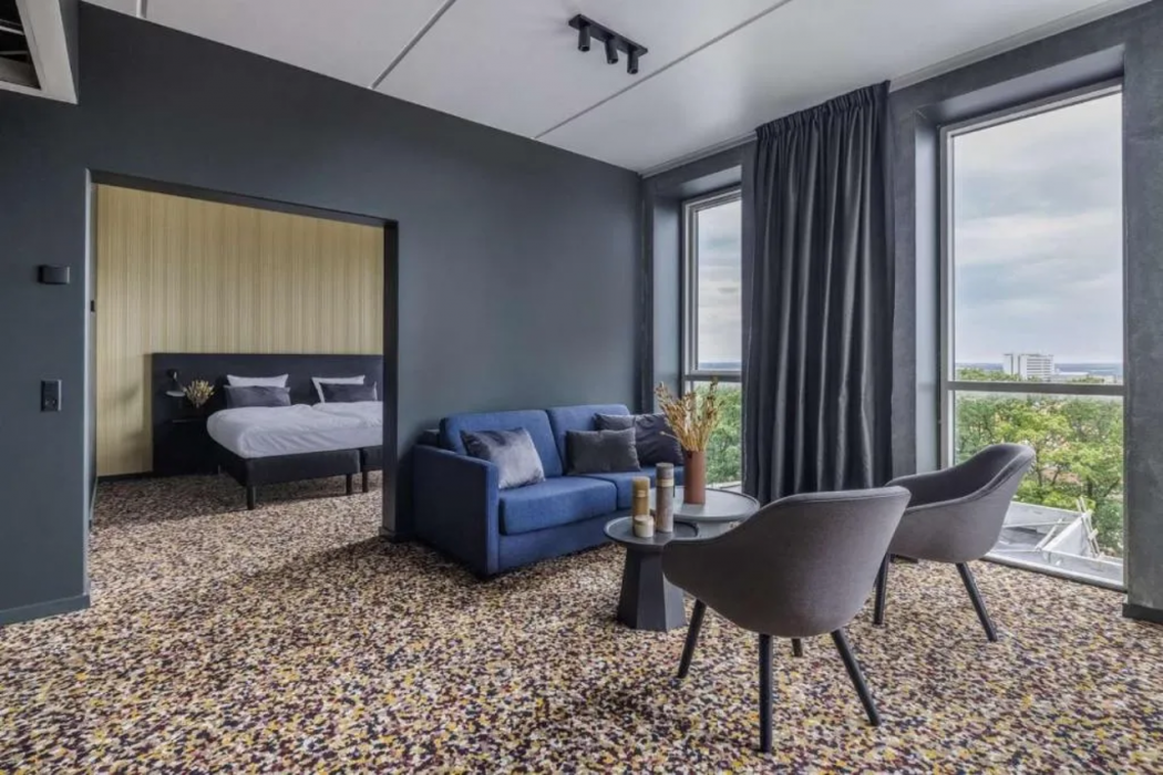 Peak 12 Hotel 13/63