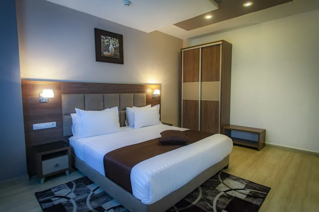 BN Hotel 8/61