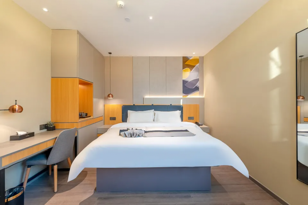 Home inn Selected (Jingxi Nanfang Hospital Metro Station Branch) 3/6