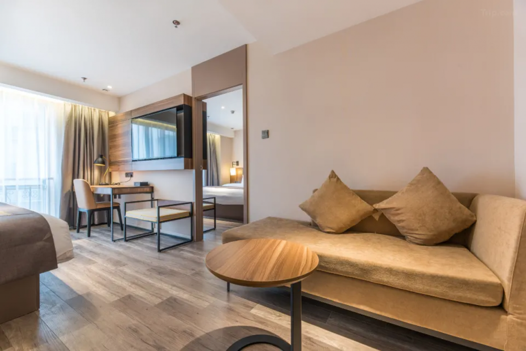Home Inn Plus (Chongqing Jiefangbei Pedestrian Street) 15/42