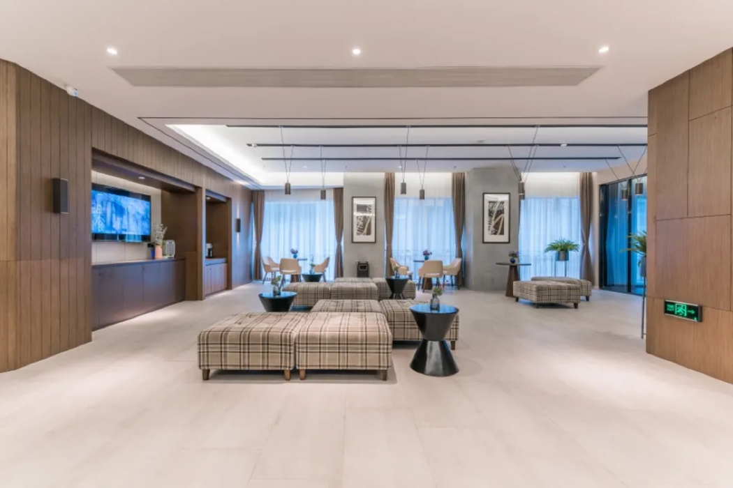 Home Inn Plus (Chongqing Jiefangbei Pedestrian Street) 6/42