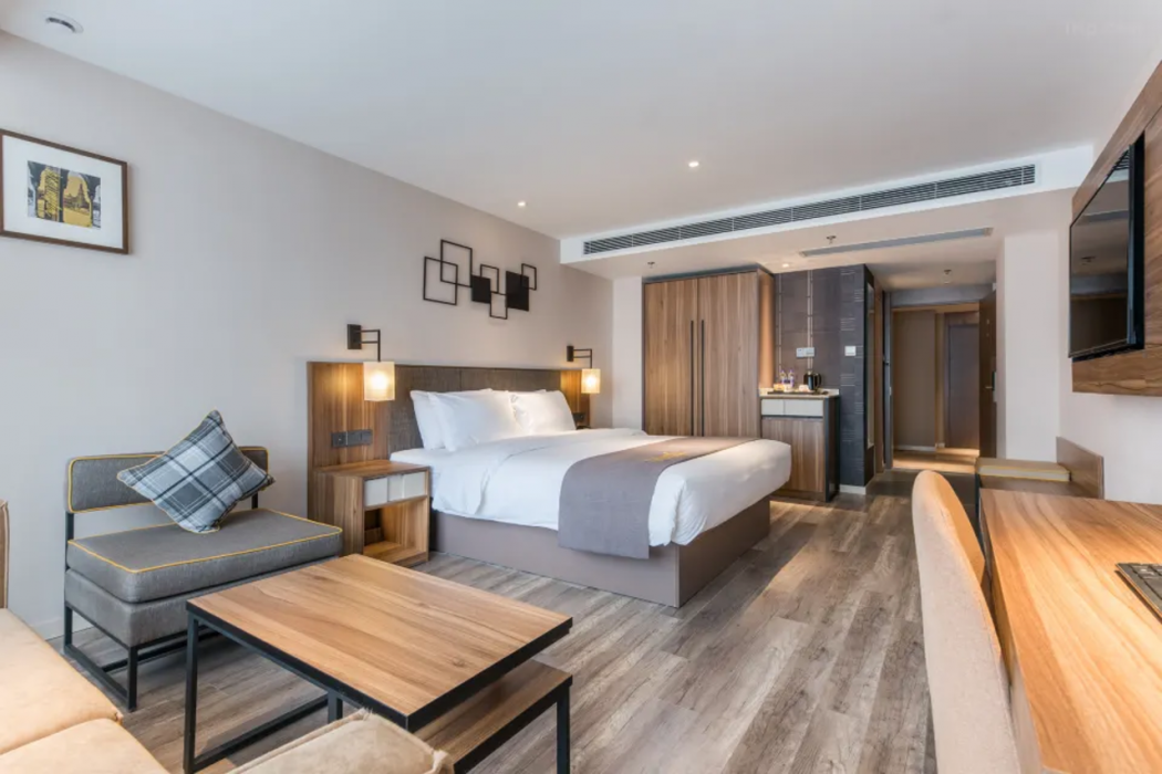 Home Inn Plus (Chongqing Jiefangbei Pedestrian Street) 11/42