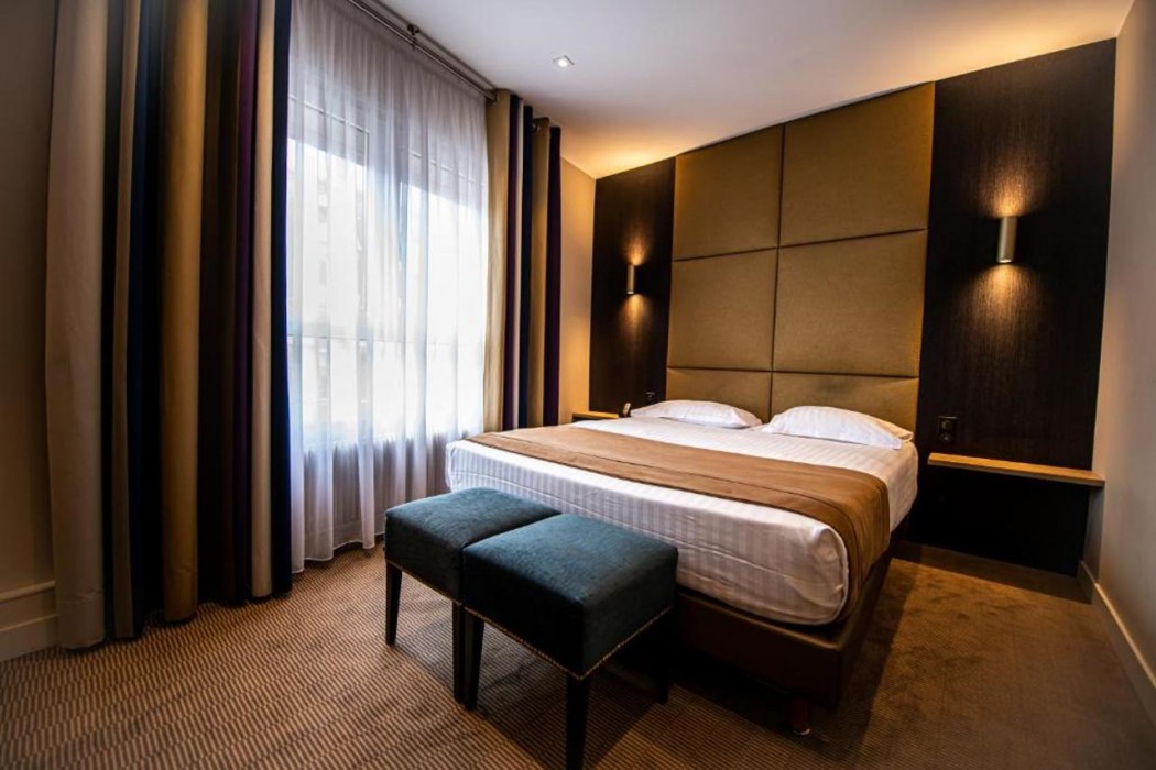 Hotel Borel 10/75
