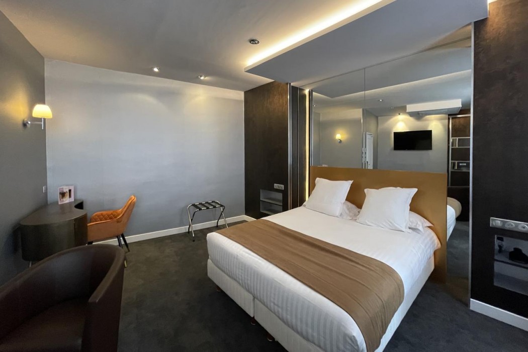 Hotel Borel 11/75
