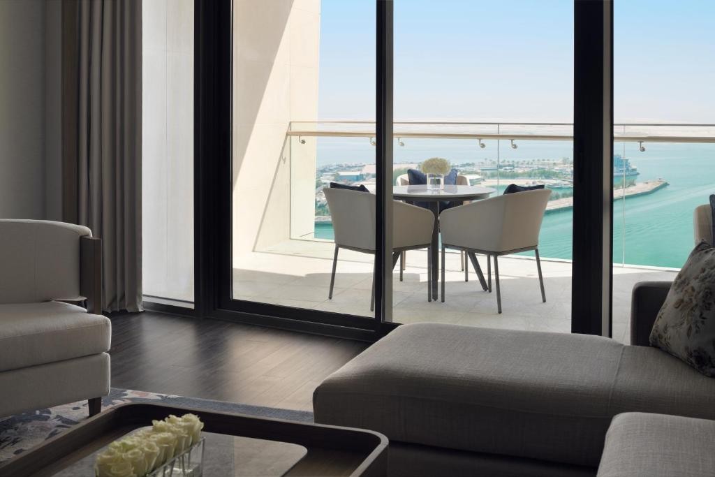 INTERCONTINENTAL ABU DHABI RESIDENCE 10/65