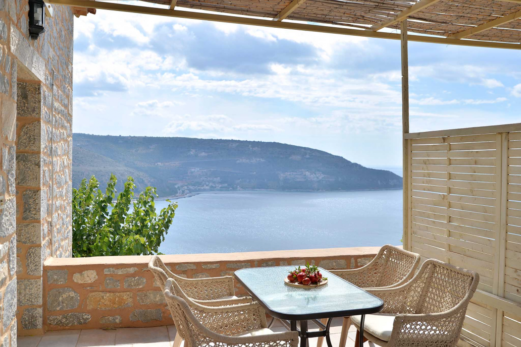 Akrolithi Guesthouse 24/63