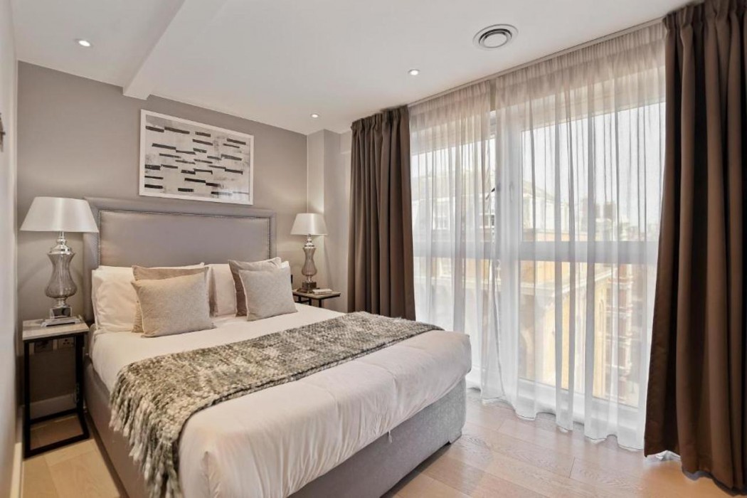 Room at Vauxhall Bridge Road by Aeria Apartments, LONDON