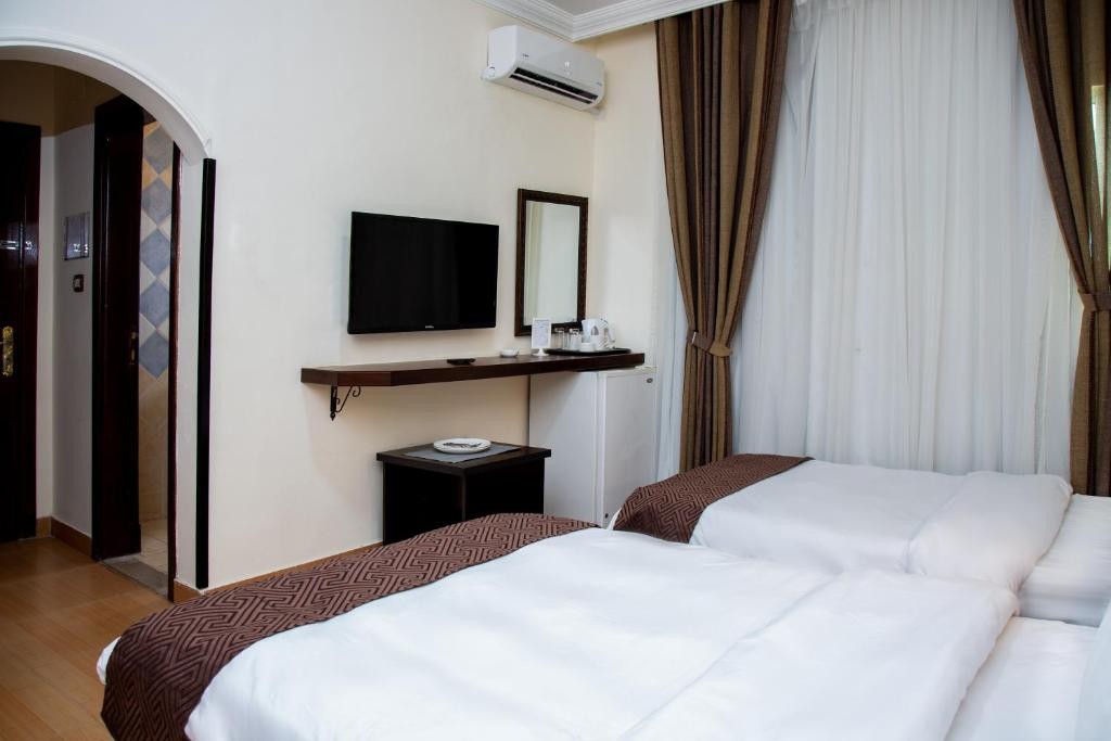 360 Hotel By FHM 15/51