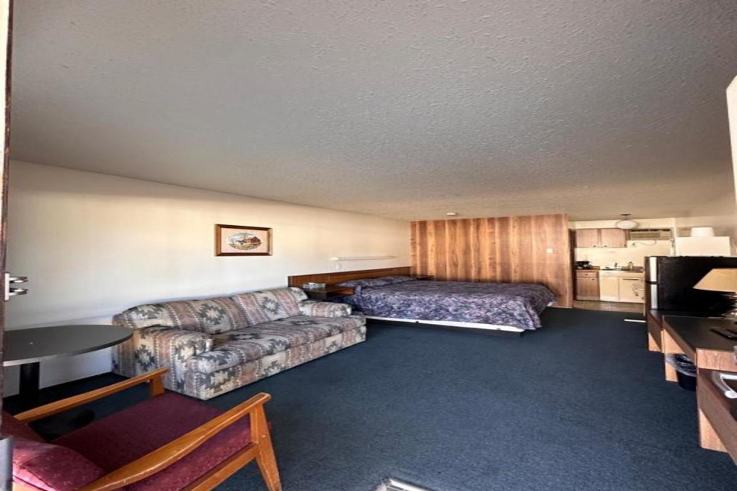 Howard Johnson by Wyndham Edson 13/57