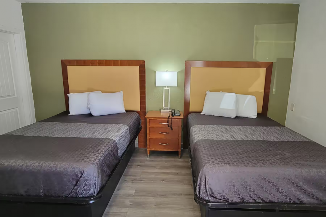Super 8 by Wyndham El Centro North 11/29