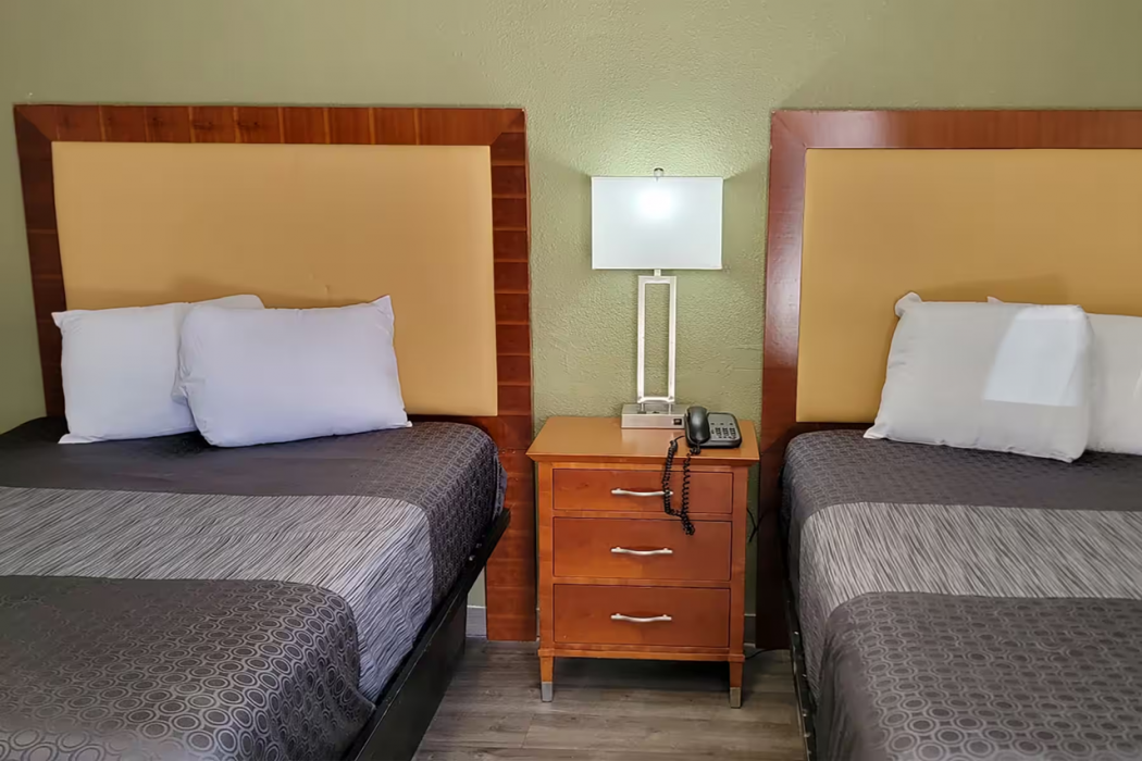 Super 8 by Wyndham El Centro North 13/29