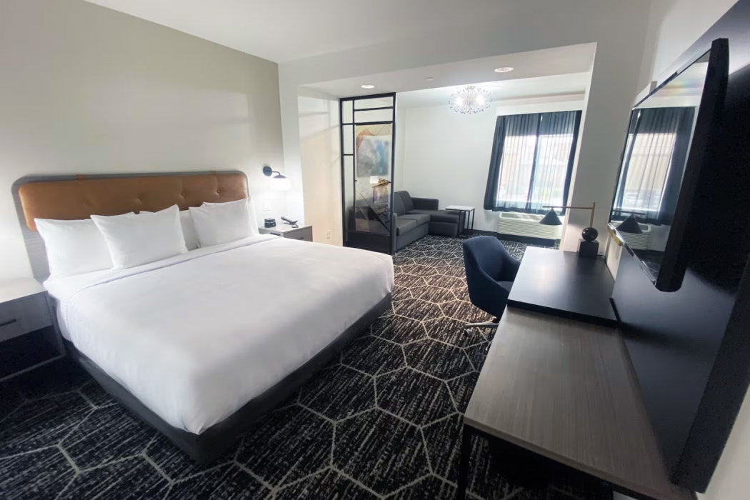 La Quinta Inn & Suites by Wyndham Yucaipa 14/51