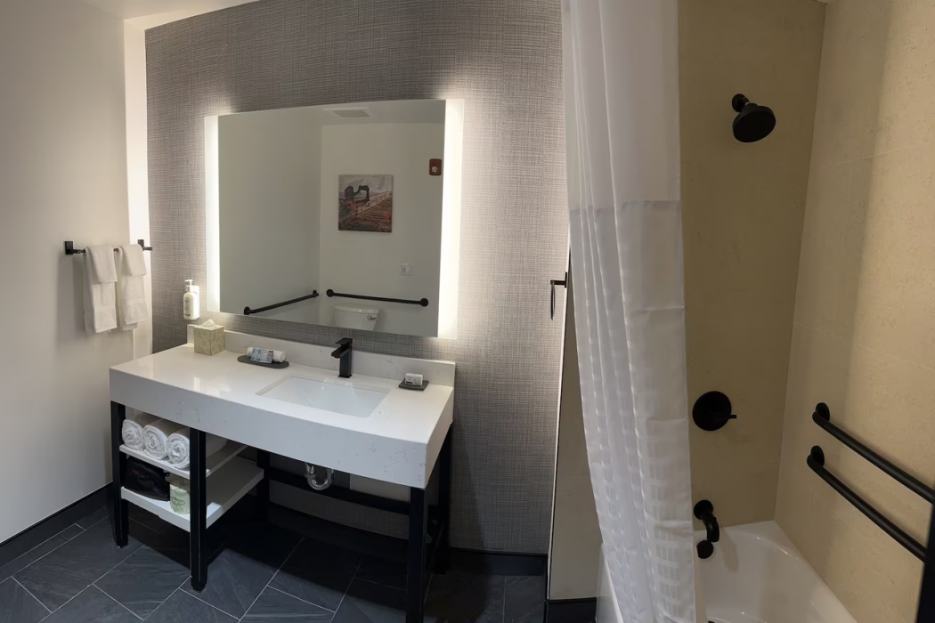 La Quinta Inn & Suites by Wyndham Yucaipa 11/51