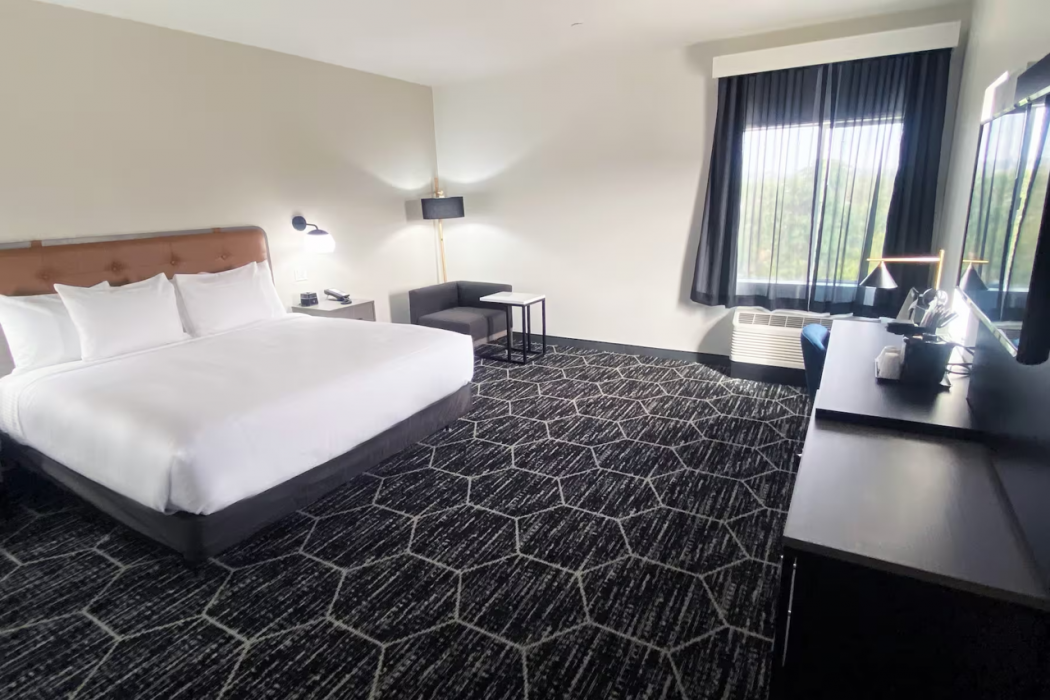La Quinta Inn & Suites by Wyndham Yucaipa 13/51
