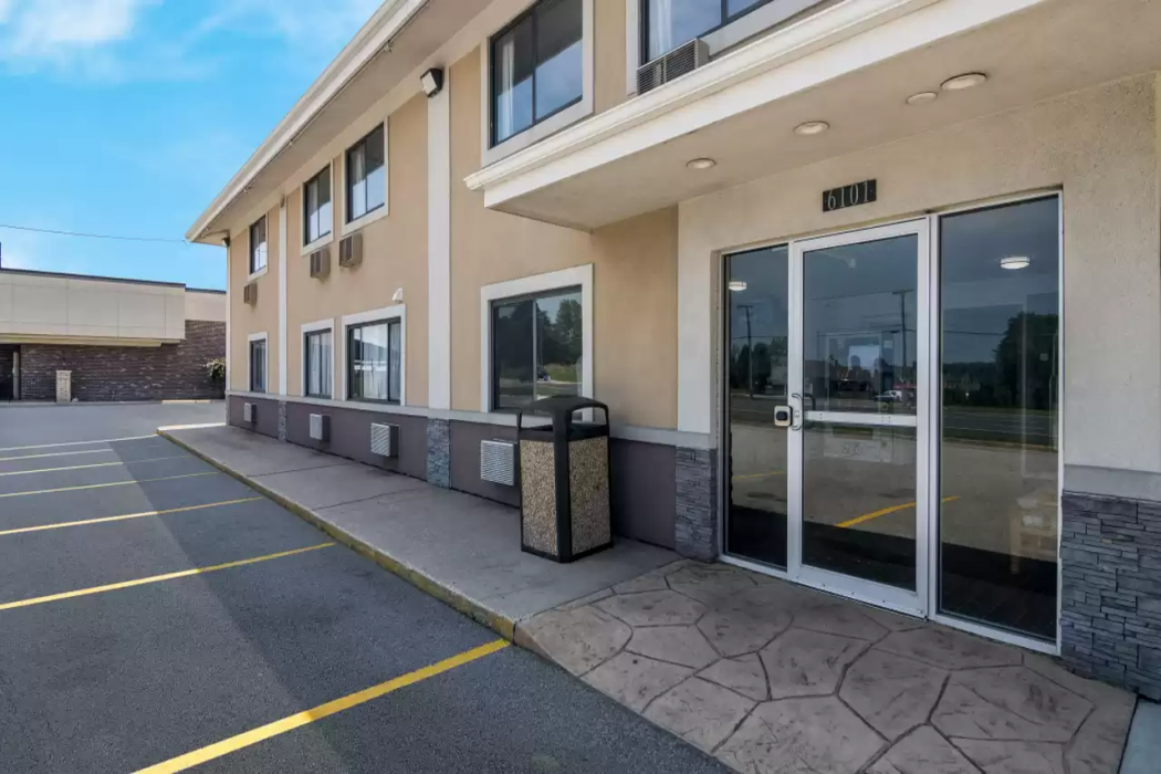 Econo Lodge Portage 2/40