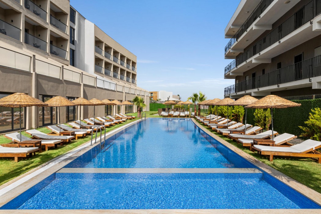 Ramada by Wyndham Cesme 40/67