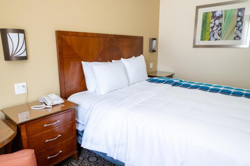 Days Inn by Wyndham College Park Atlanta Airport South 17/59