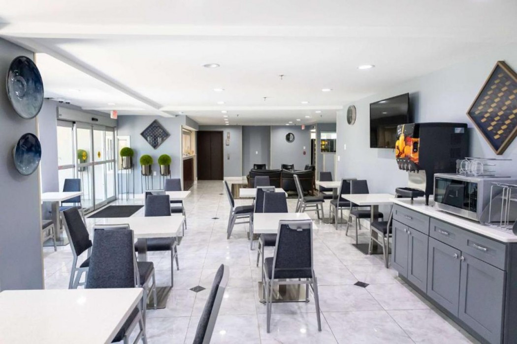 Days Inn by Wyndham College Park Atlanta Airport South 42/59