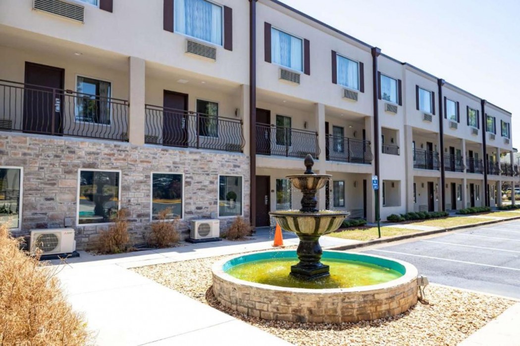 Days Inn by Wyndham College Park Atlanta Airport South 2/59