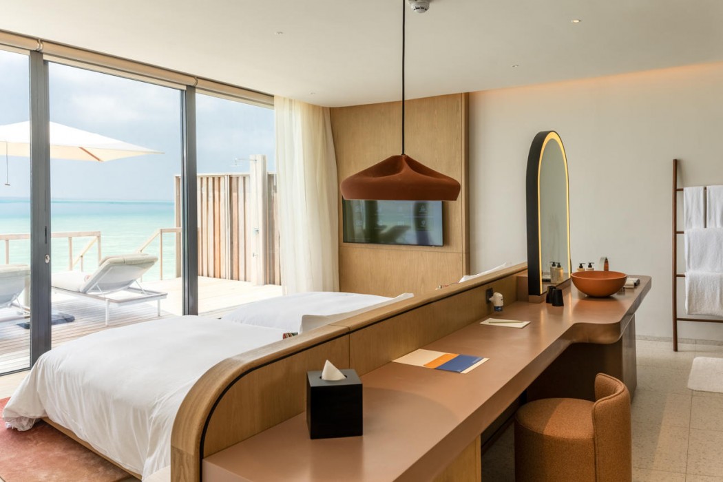SO/ Maldives 18/69