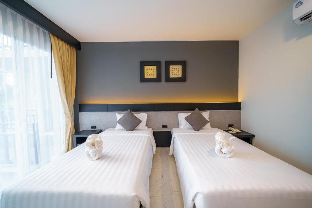 LHC Hotel and Resort 27/75