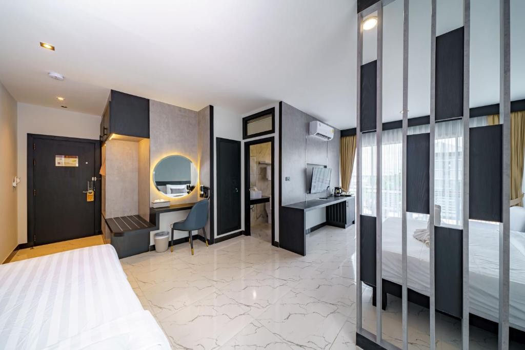 LHC Hotel and Resort 24/75