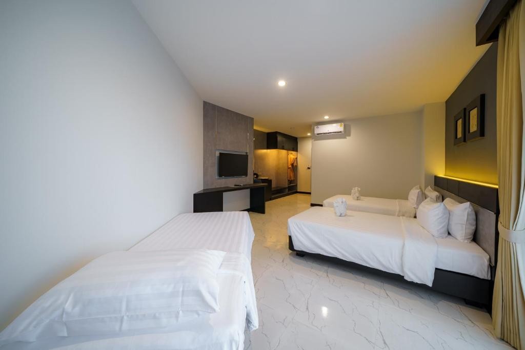 LHC Hotel and Resort 19/75
