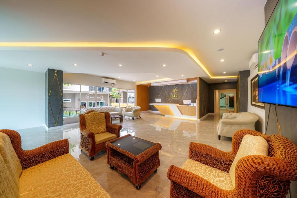 LHC Hotel and Resort 11/75