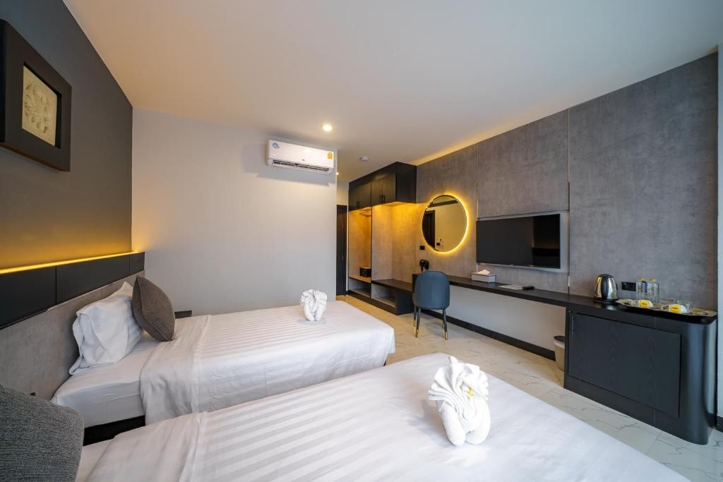 LHC Hotel and Resort 31/75