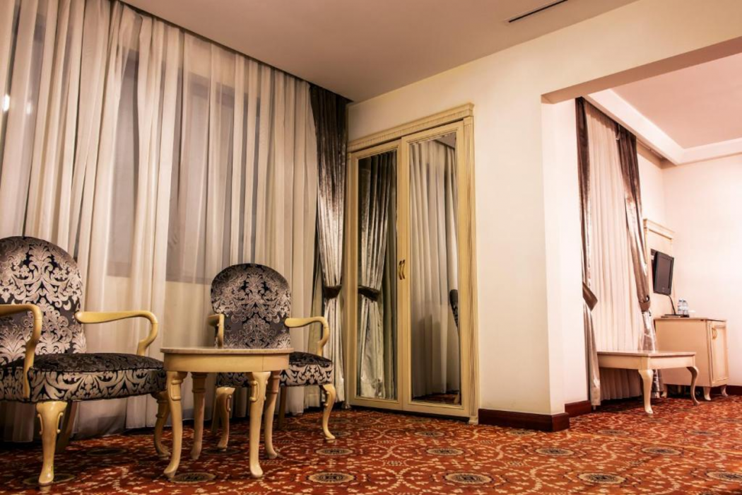 ROYAL SUITE