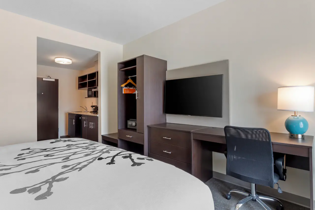 Sleep Inn & Suites Liberty TX 9/23