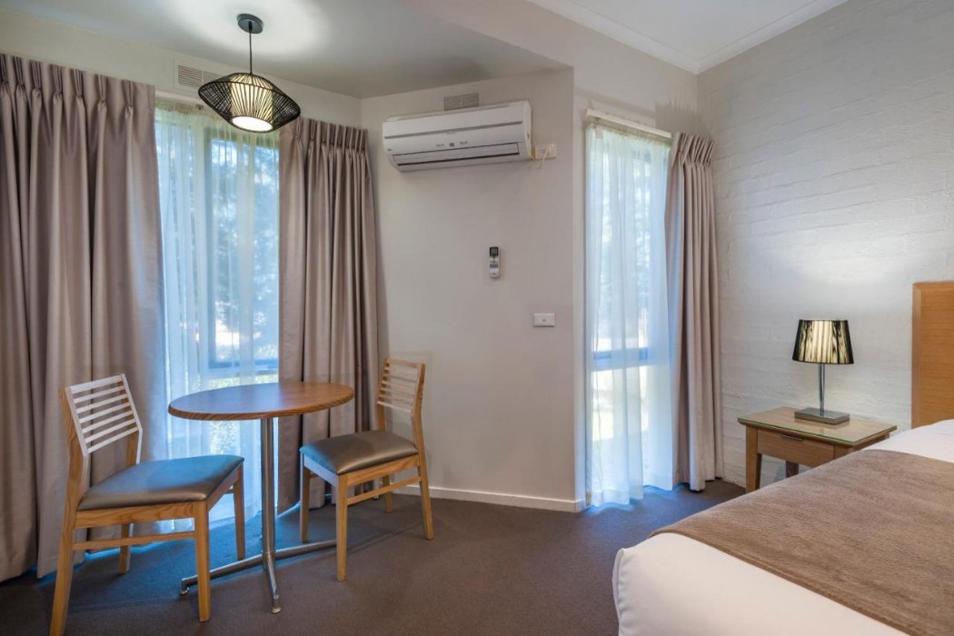 Comfort Inn Coach & Bushmans 5/22