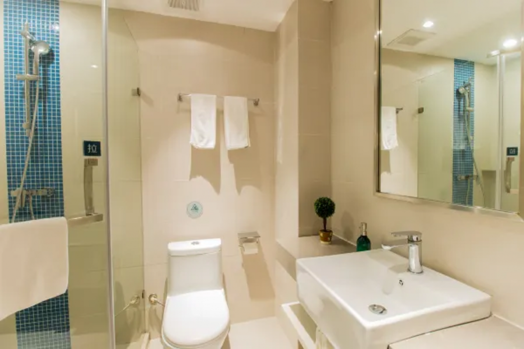 Home Inn Selected (Minlei Road Metro Station, Caolu, Shanghai) 9/15