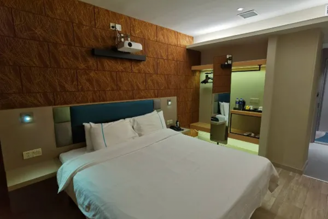 Home Inn Selected (Minlei Road Metro Station, Caolu, Shanghai) 10/15
