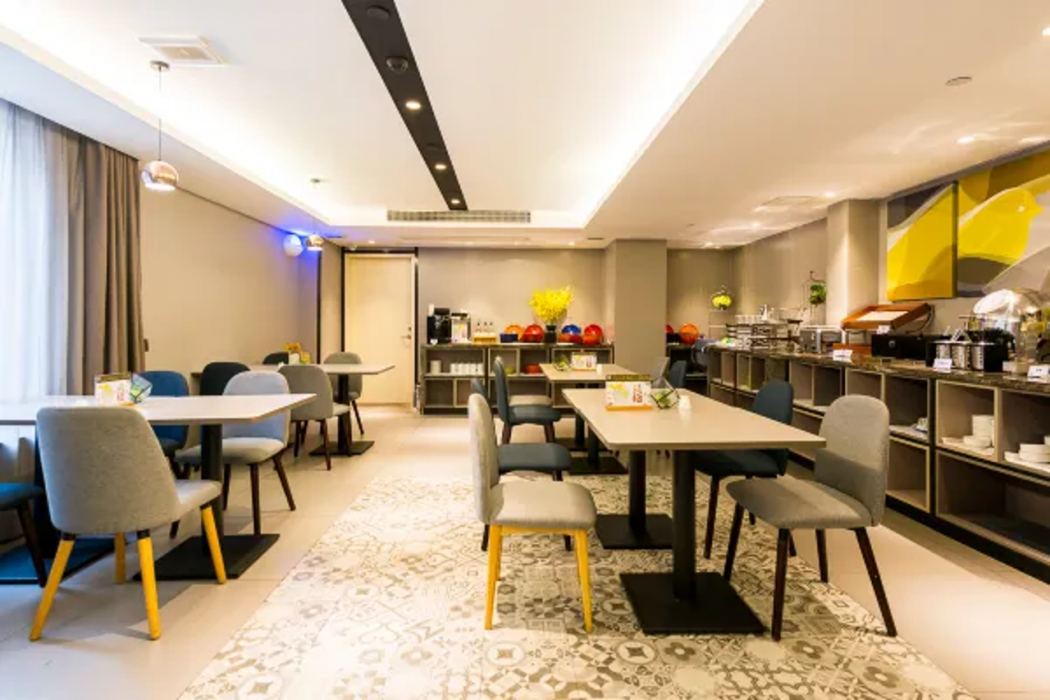 Home Inn Selected (Shanghai Hongqiao Gubei Yaohong Road Metro Station) 30/53