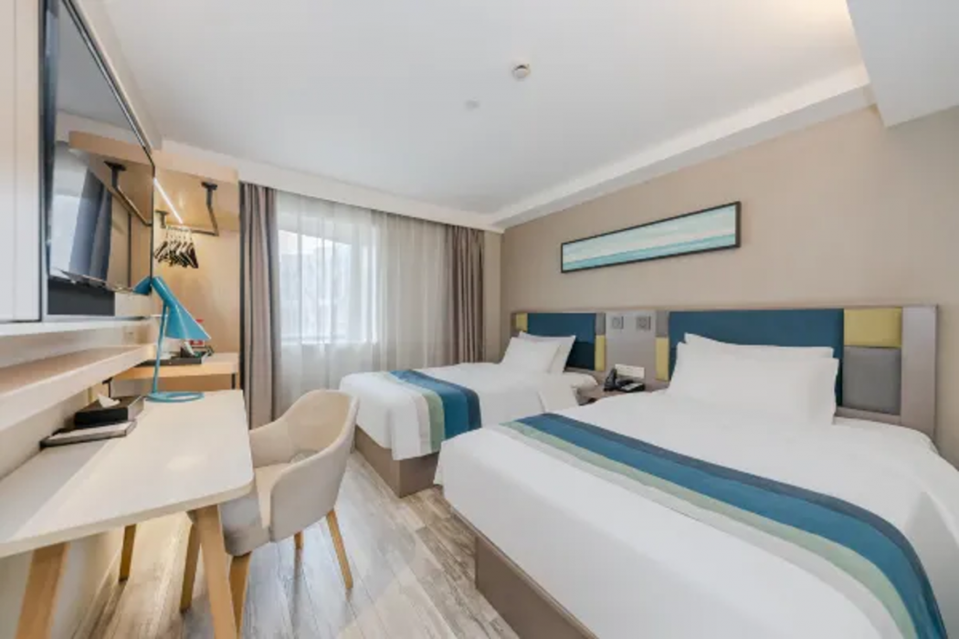 Home Inn Selected (South Square of Shanghai Railway Station) 34/63