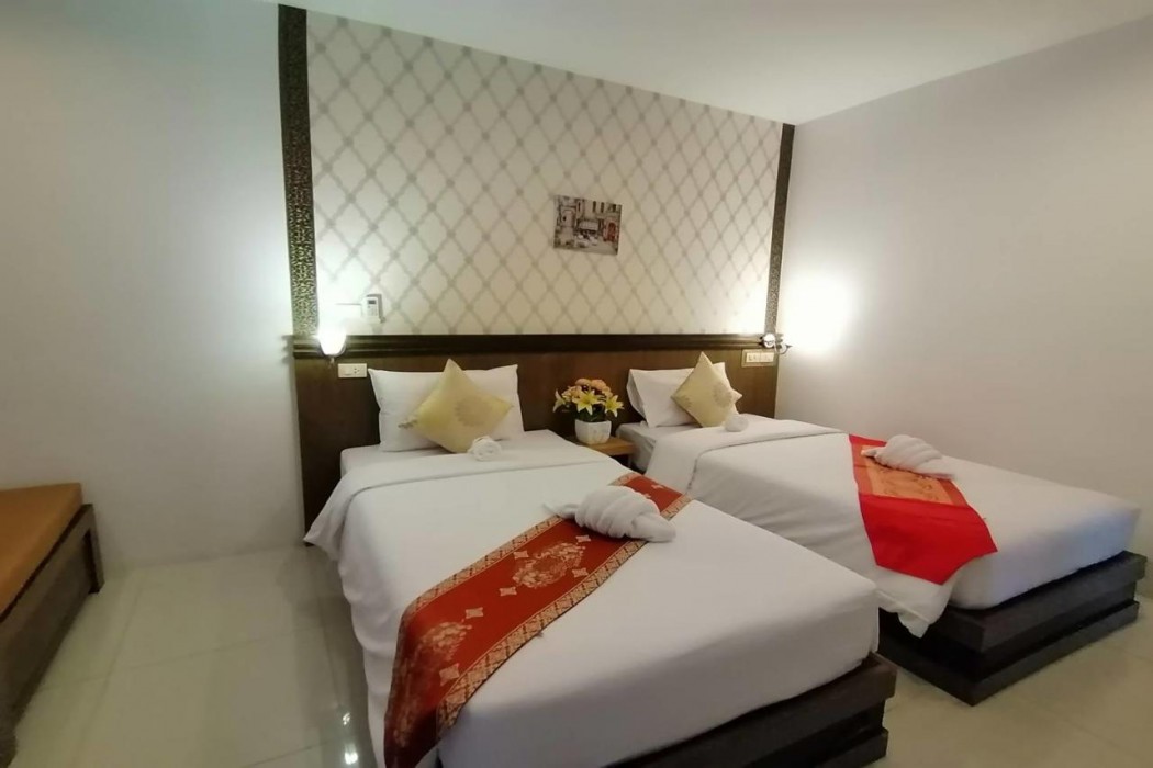 NJ PATONG HOTEL 8/53