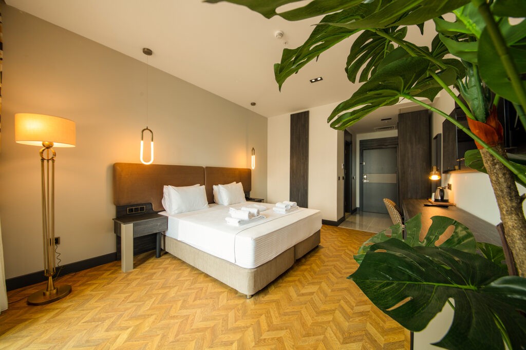 V CENTER HOTEL 13/65