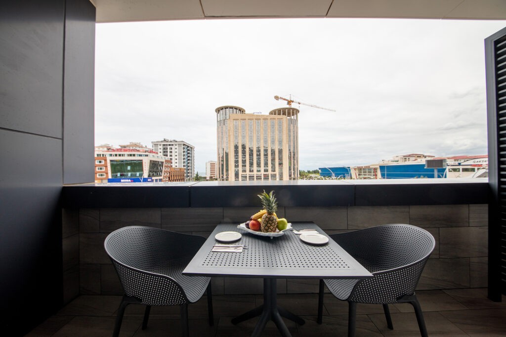 V CENTER HOTEL 38/65