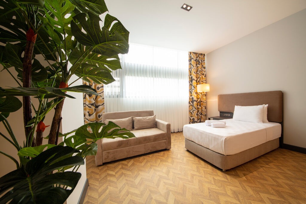 V CENTER HOTEL 19/65