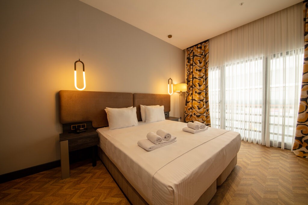 V CENTER HOTEL 14/65