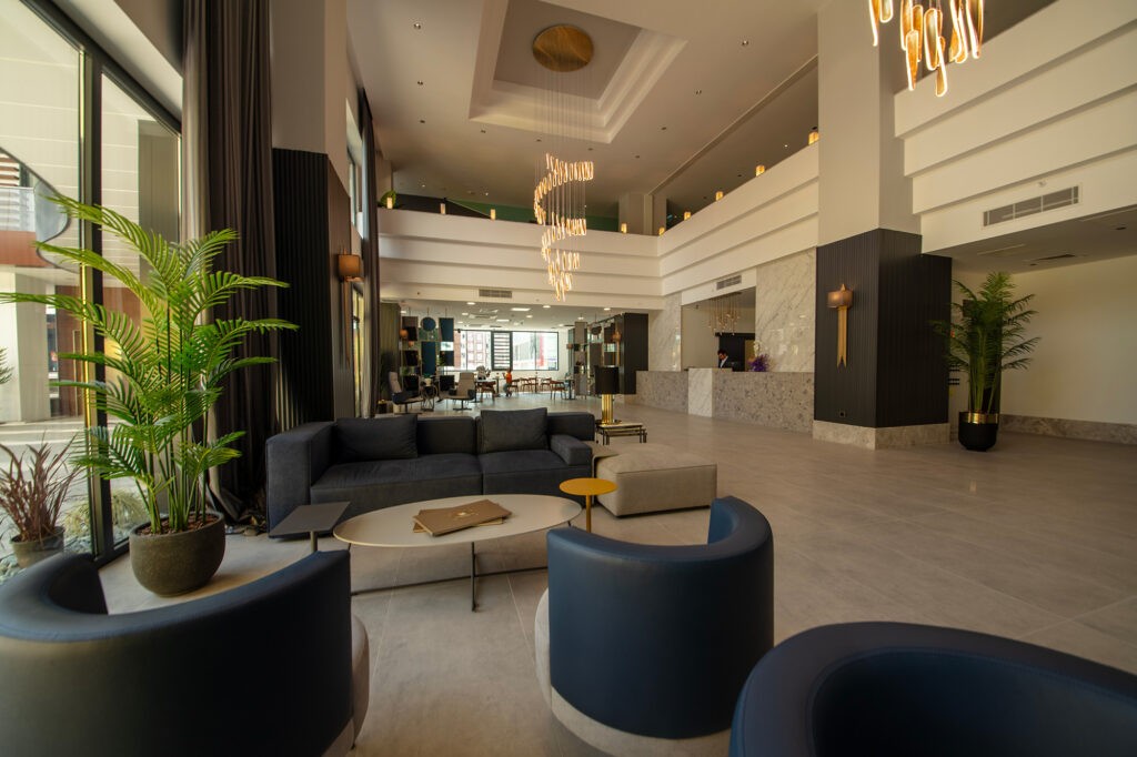 V CENTER HOTEL 6/65