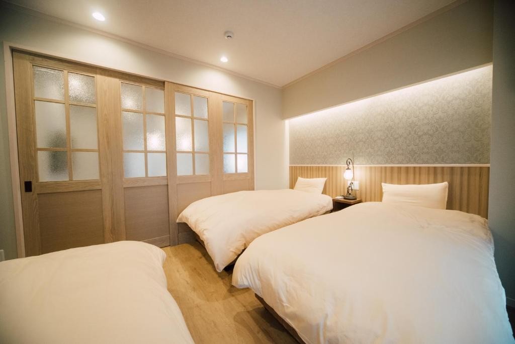 Hotel Tenshi Kan Kumoji 10/57